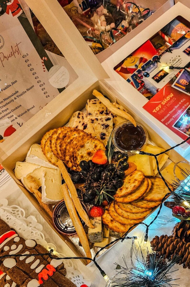 Cheese & Cracker Selection