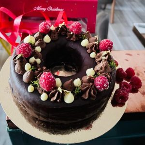 Hazelnut & Chocolate Wreath Cake